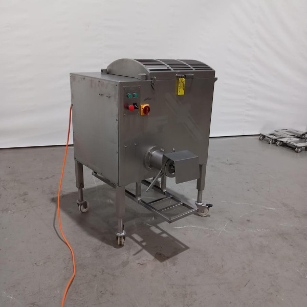 91816799-304e-4db8-8e78-4fa399fb1097-large-gebruikt-2007-thompson-meat-machinery-gehaktmolen-900(2)